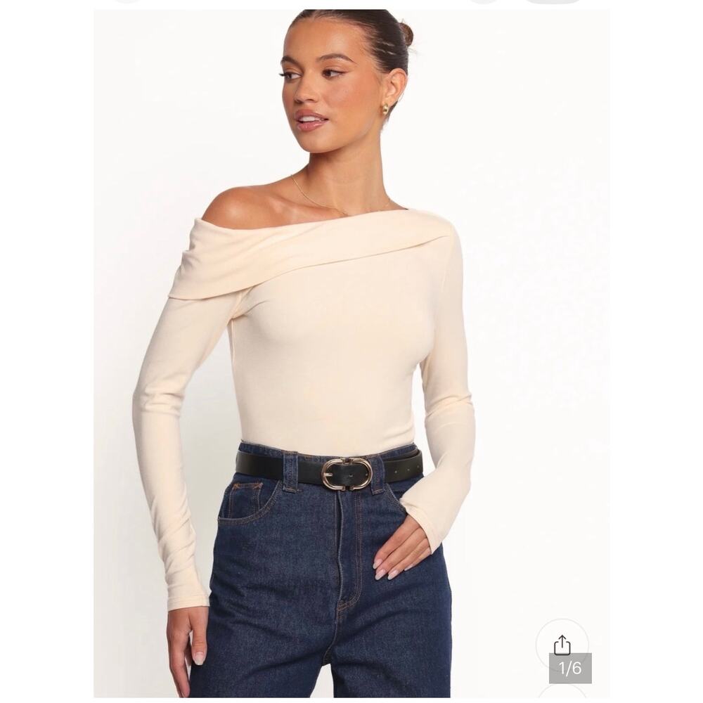 Petal and Pup off the shoulder top